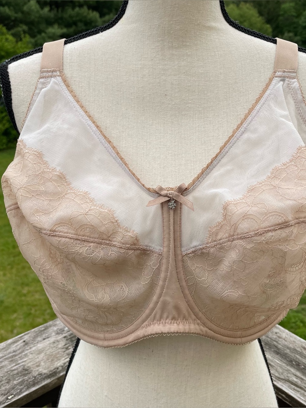 Wacoal bra retro chic thin unlined seamed chantilly lace floral 855186 46ddd
